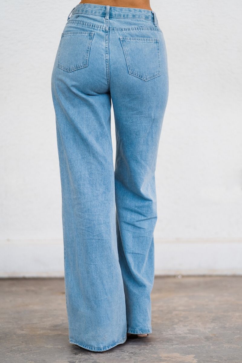 Denim Diary: Light Wash Baggy Jeans, with Guest, Janzen Tew